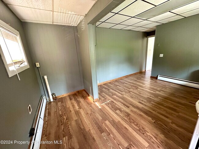 Foto del edificio - 320 Morse Ave