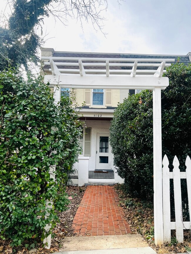 Foto del edificio - 5162 Fulton St NW