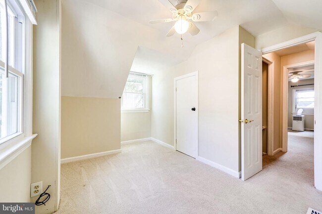 Foto del edificio - 4038 Maple St