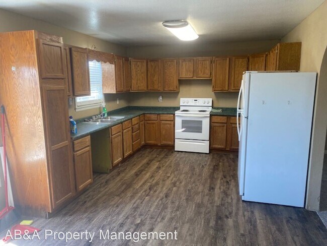 Building Photo - 2 br, 1 bath House - 6175 Jute Rd.