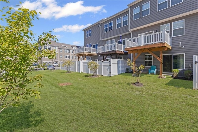 Photo - 9 Venice Ln Townhome