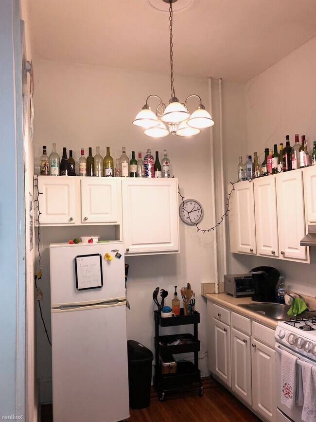 Building Photo - 1 br, 1 bath  - 832 Pine St Unit 1A