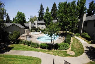 Building Photo - 9145 Newhall Dr