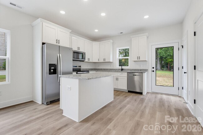 Foto del edificio - 104 Maple Ave NW