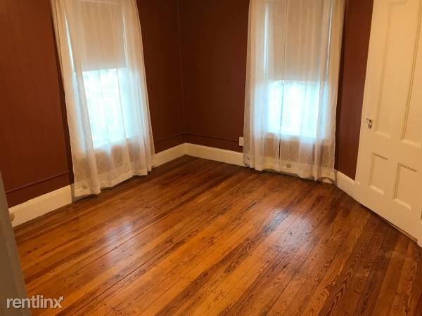 Building Photo - 3 br, 1 bath Apartment - 68 Alpine St # 2A