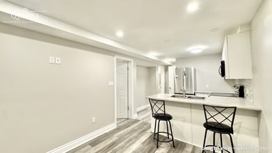 Building Photo - 306 Briarmeadow Dr