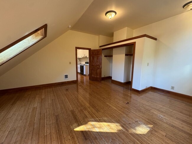 Building Photo - 1205 Aloha Way