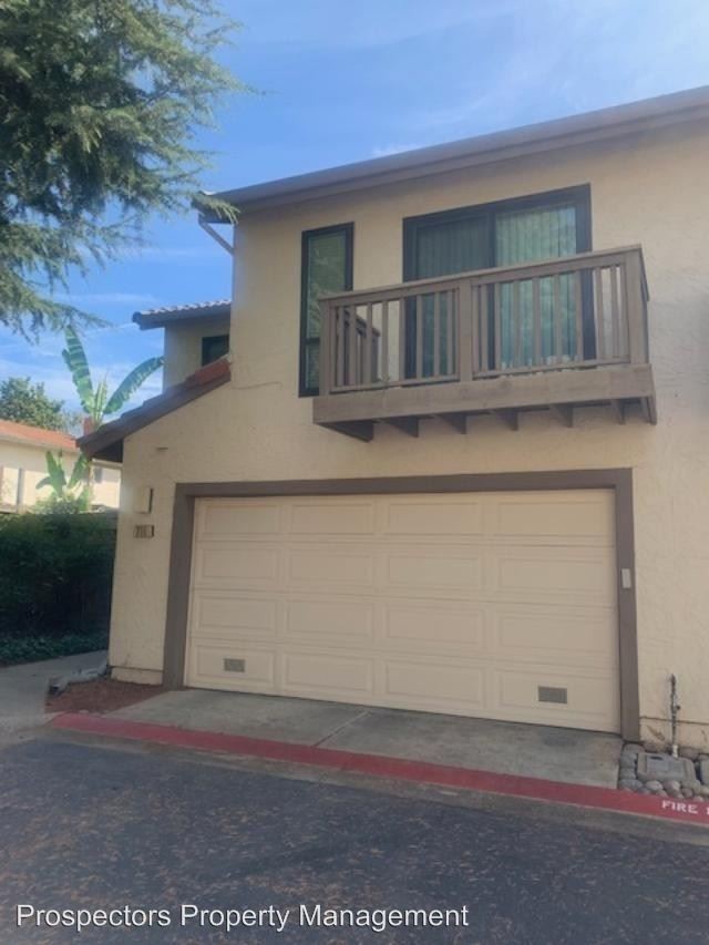 Building Photo - 3 br, 2.5 bath House - 711 Williamsburg Way