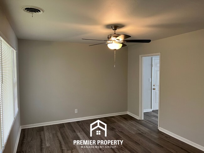 Foto del edificio - Newly Renovated 3-Bedroom Home for Rent in Huntsville, AL - Hardwood Floors & Fenced Backyard