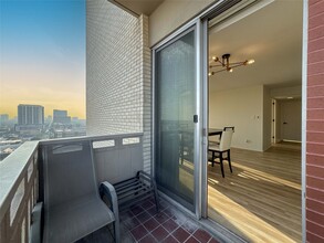 Building Photo - 2016 Main St