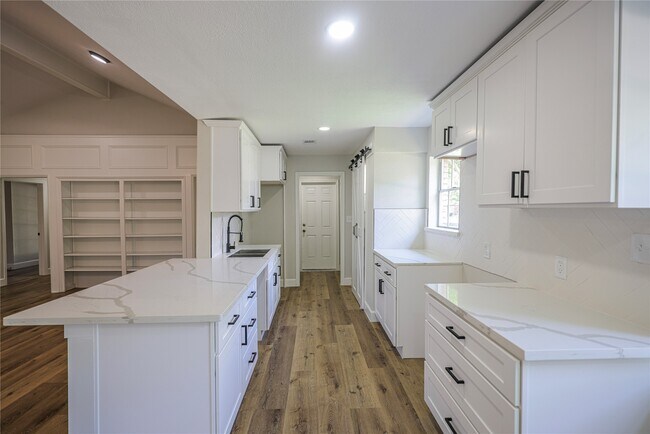 Building Photo - 51 Sweetgum Ct
