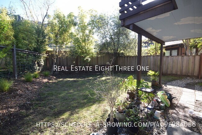 Foto del edificio - 565 Western Dr