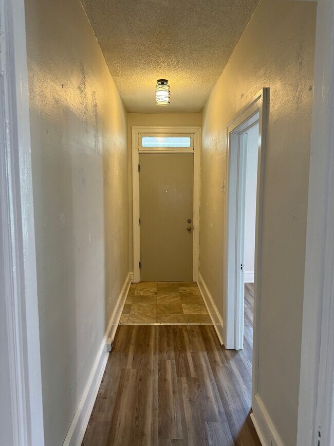 Building Photo - (8) 216-218 Westside Ave (One Degree Resid...
