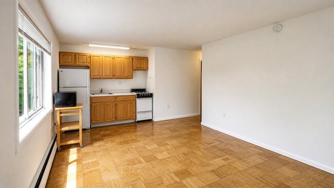 Building Photo - 4465 MacArthur Blvd NW