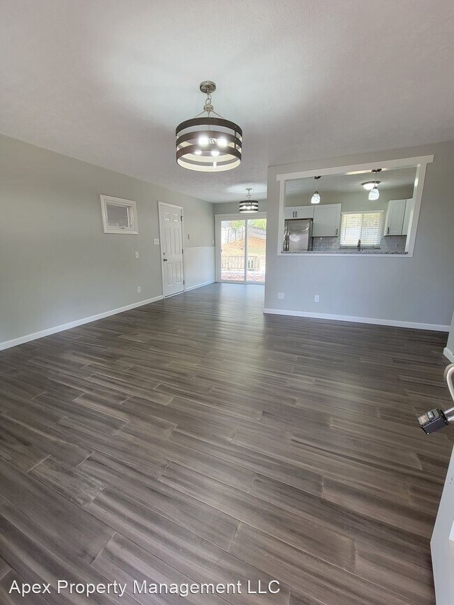 Foto del edificio - 3 br, 1.5 bath House - 328 Fox Road