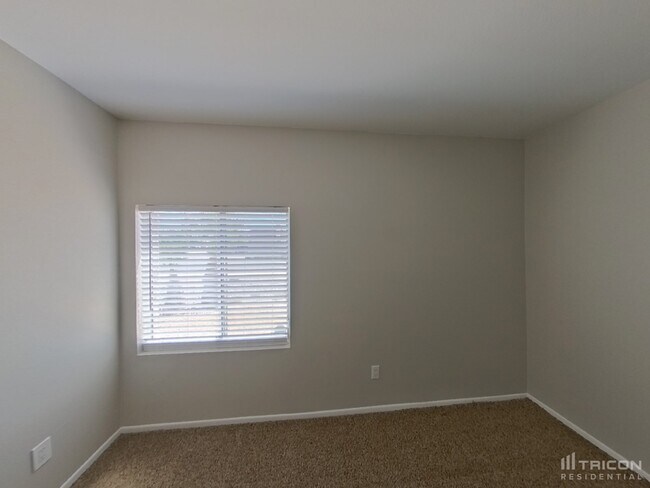 Building Photo - 4616 E Capistrano Avenue Phoenix AZ