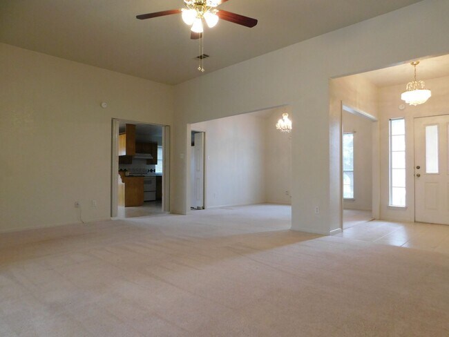 Foto del edificio - Available NOW!!!! Gorgeous 3 bedroom, 2 ba...