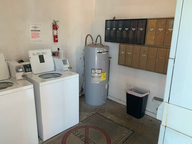 Laundry / Mail room - 619 Warren St