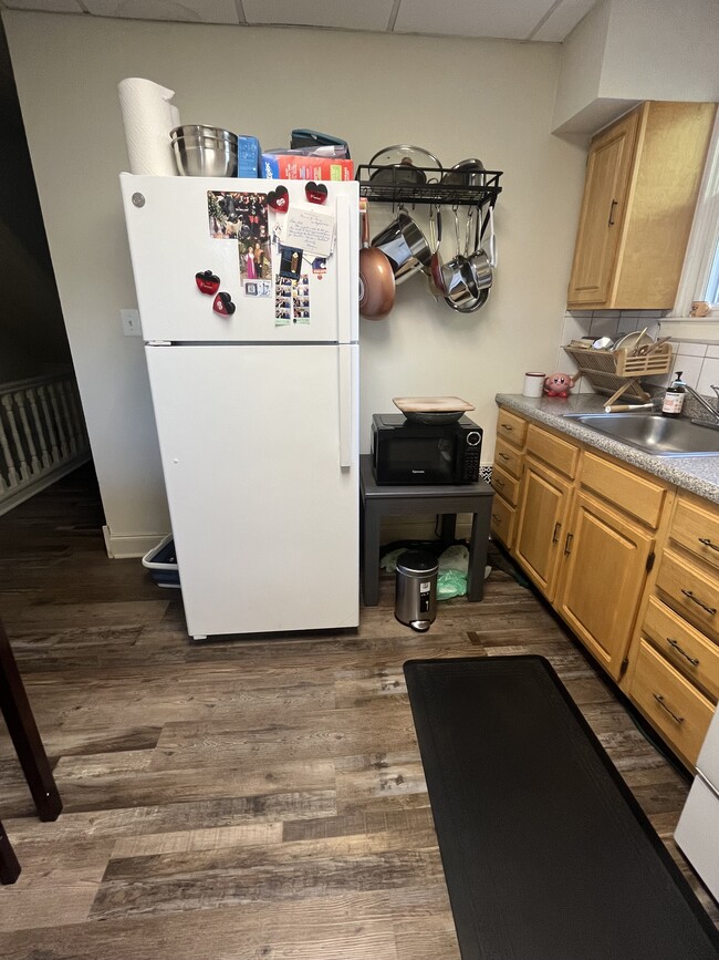 Building Photo - 411 7th St