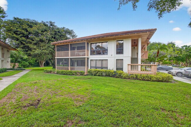 Foto del edificio - 134 Brackenwood Rd