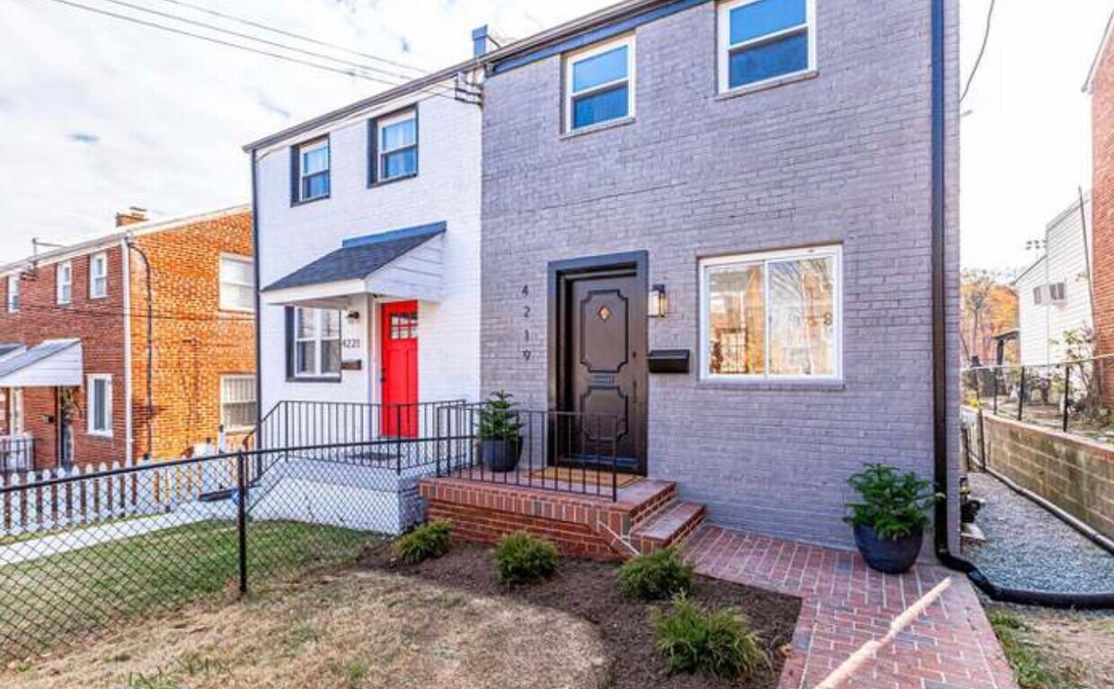 4219 Hildreth St SE, Washington, DC 20019 Townhome Rentals in