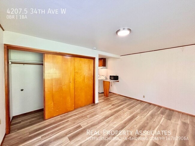 Building Photo - 4207.5 34th Ave W