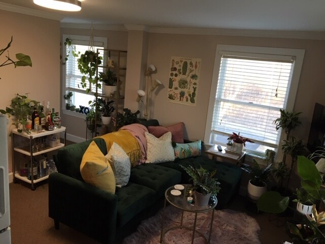 Family Room - 1296 E Victor Rd