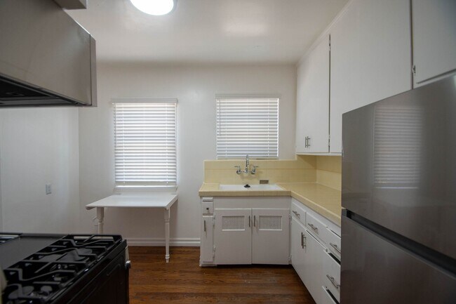 Foto del edificio - 10839 Moorpark St