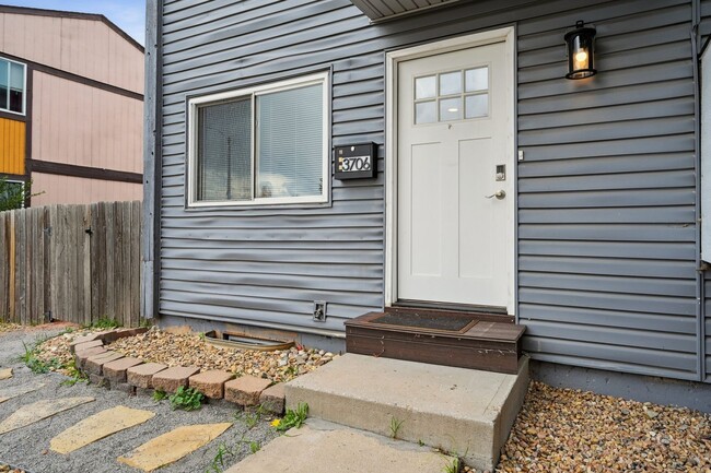 Foto del edificio - Newly Remodeled Denver Townhome