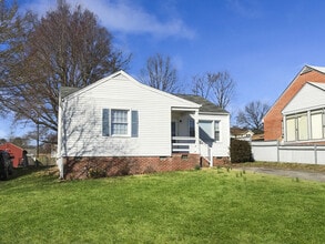 Building Photo - 7418 Wentworth Ave