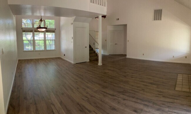 Foto del edificio - 2704 Snyder Ave