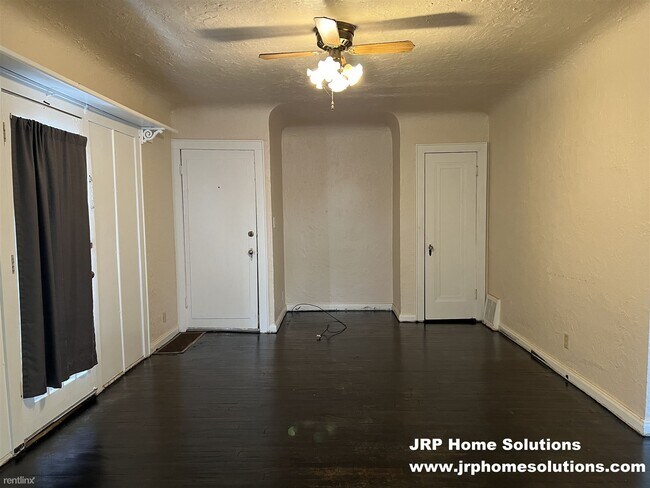 Foto del edificio - 2 br, 1 bath Duplex - 108 S Bowen St Upper