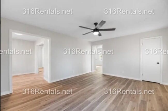 Building Photo - $995 - 2 bed 1 bath - COMING SOON! Single Family Home