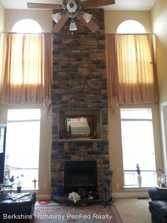 Building Photo - 5 br, 4 bath House - 15566 Parkgate Drive