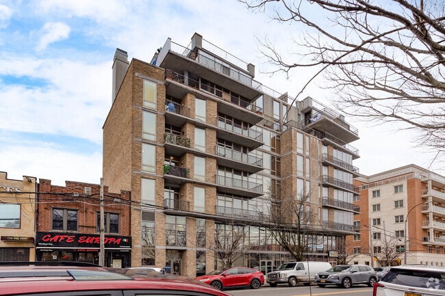 Building Photo - 412-416 Kings Hwy