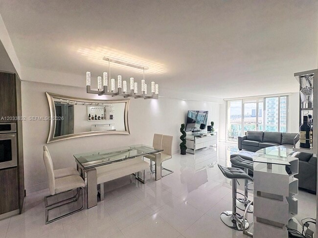 Foto del edificio - 19380 Collins Ave