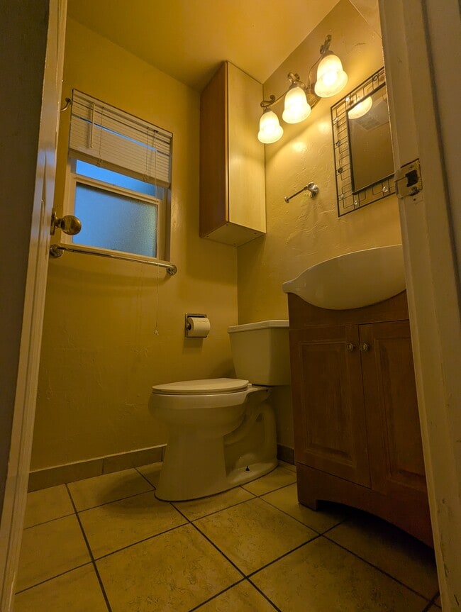 Foto del edificio - 4858 70th St
