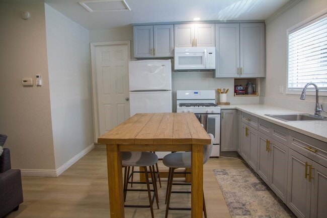 Foto del edificio - 11365 Linard St