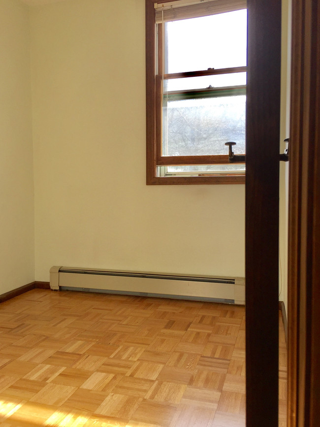 Building Photo - 135 Cedar Ave
