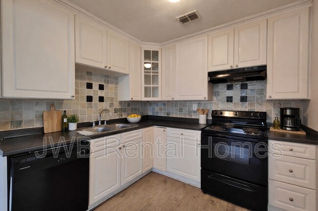 Foto del edificio - 3383 Sunnybrook Ave N