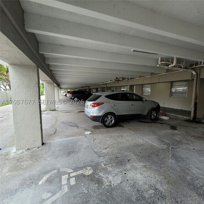 Building Photo - 5100 SW 41st St