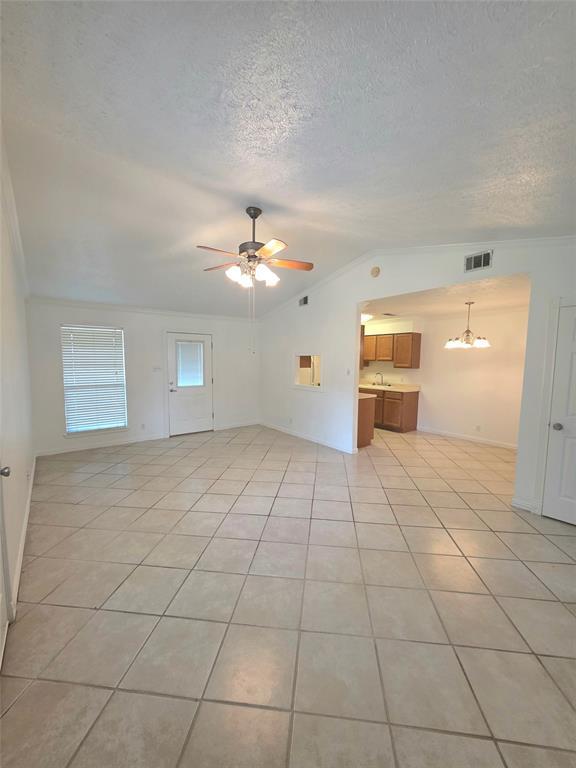 Foto del edificio - 15208 Spring Hill Ln