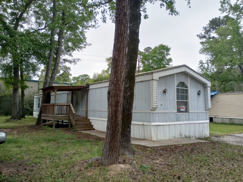 Primary Photo - 22811 Ford Rd