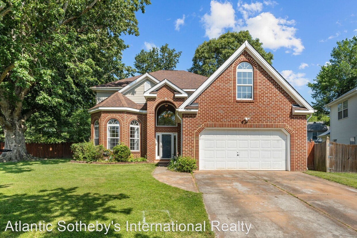 Foto principal - 5 br, 2.5 bath House - 2925 Bald Eagle Bend