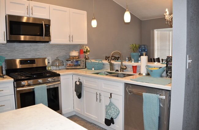 Building Photo - 11350 Foothill Blvd