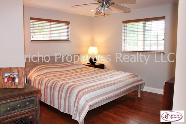 Foto del edificio - 625 Cody Ct