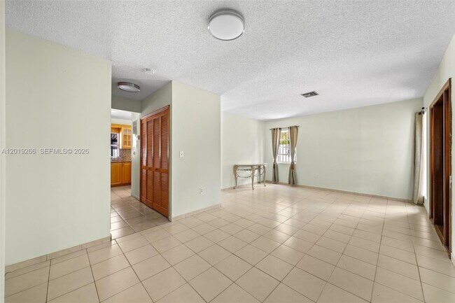 Foto del edificio - 13 SW 97th Pl