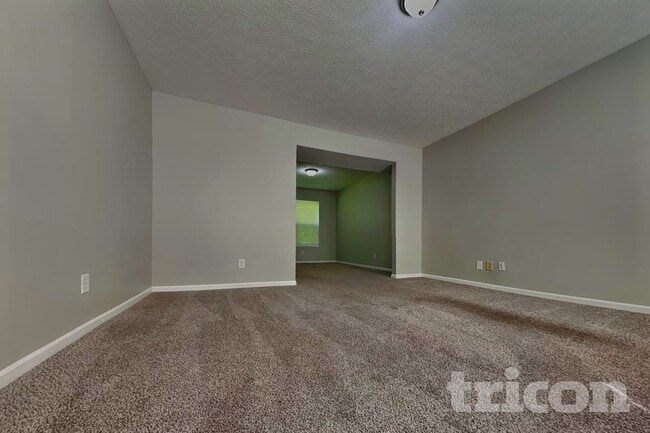 Building Photo - 1426 Auburn Dr