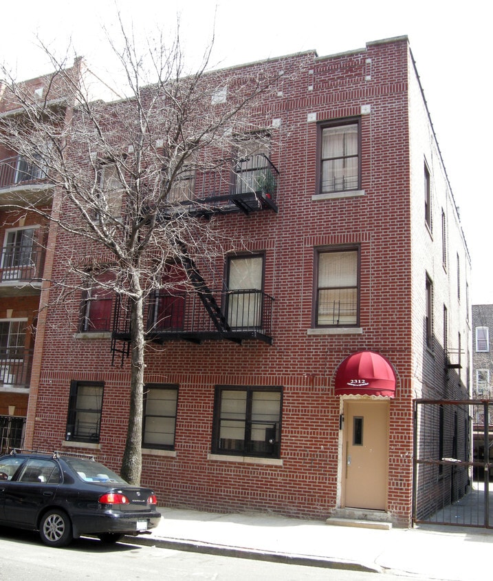 Primary Photo - 2312 Beaumont Ave