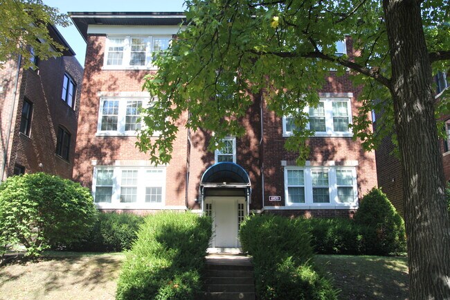 Building Photo - 6829 Kingsbury Blvd